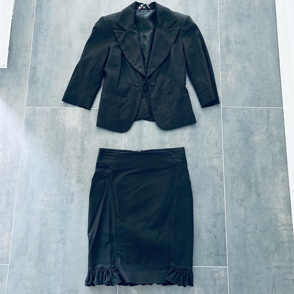 Bebe suite jacket & skirt set size 0